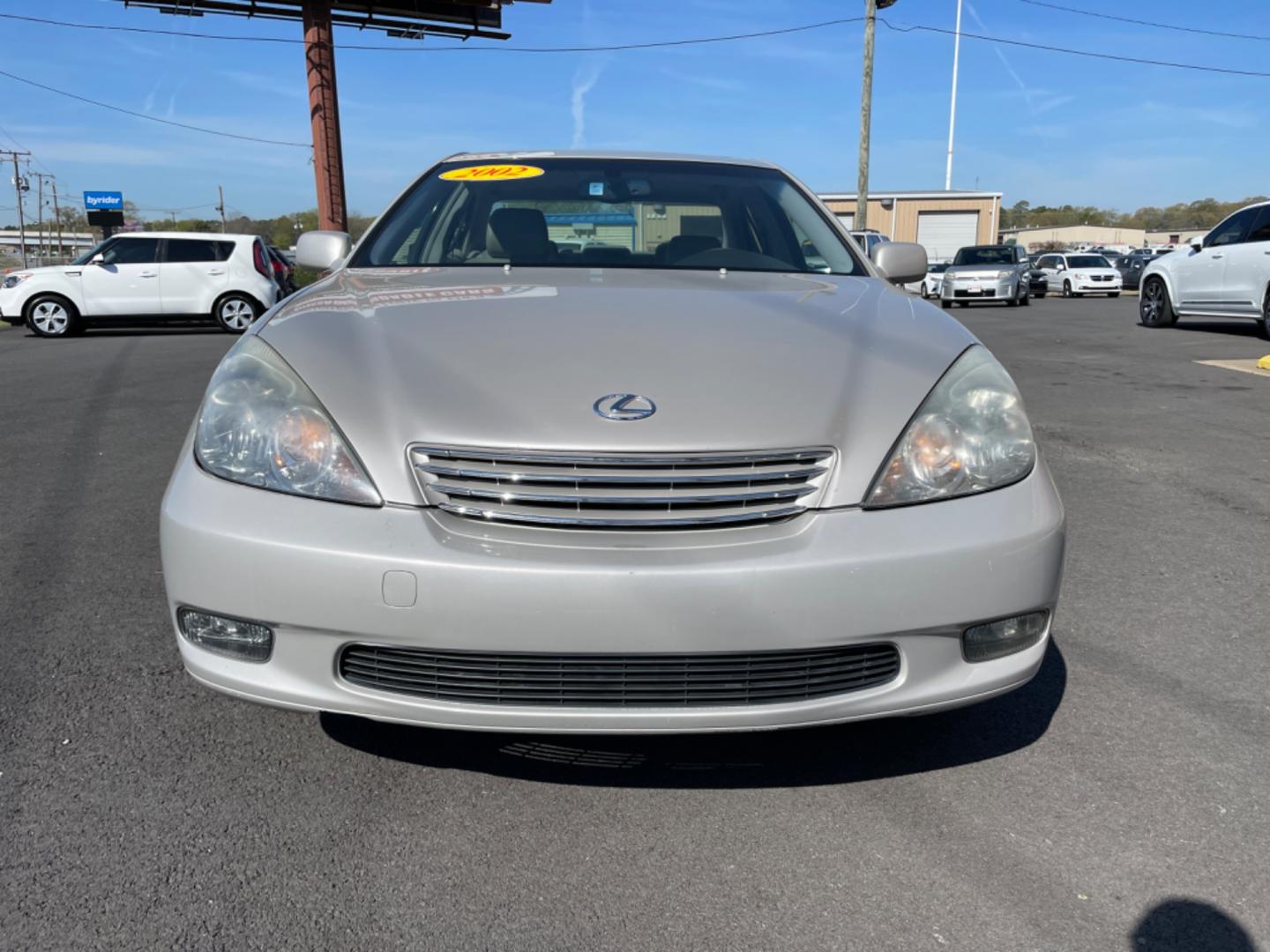 2002 Silver Lexus ES (JTHBF30GX20) with an V6, 3.0 Liter engine, Automatic, 5-Spd w/Overdrive transmission, located at 8008 Warden Rd, Sherwood, AR, 72120, (501) 801-6100, 34.830078, -92.186684 - Photo#2